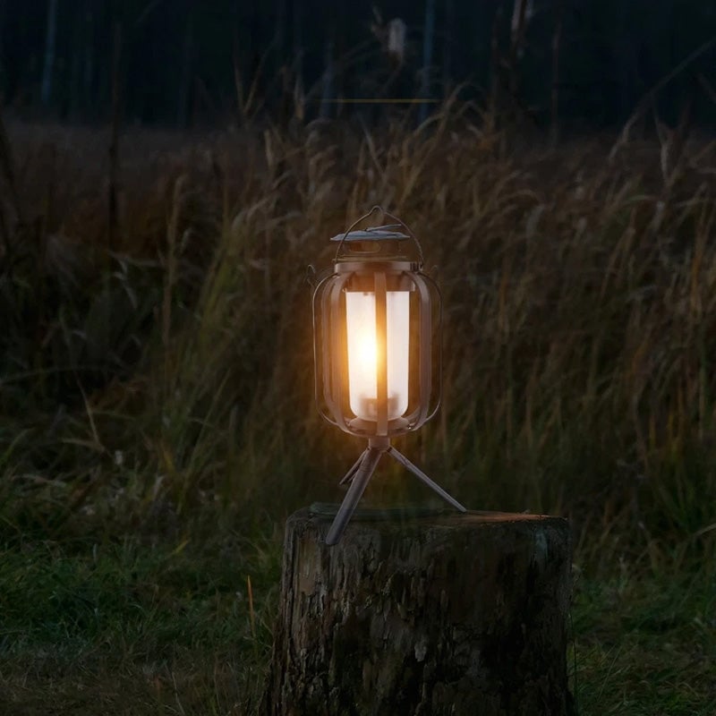 FlameGlow™ - Lampe med realistisk flammeeffekt – Opladelig via USB & solenergi